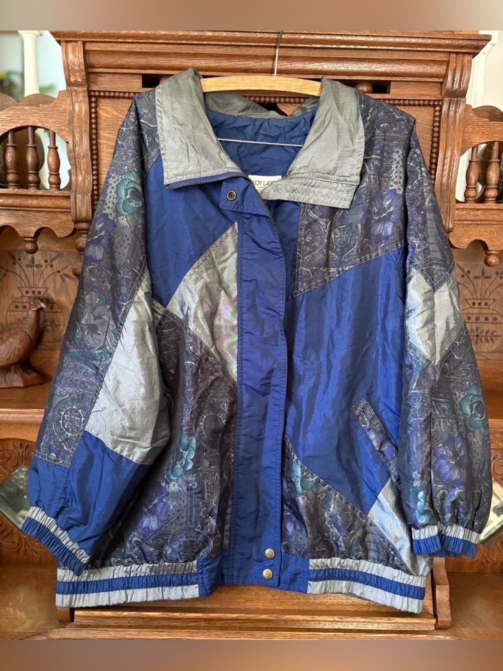 Super cute 80s/90s patchwork streetwear floral windbreaker